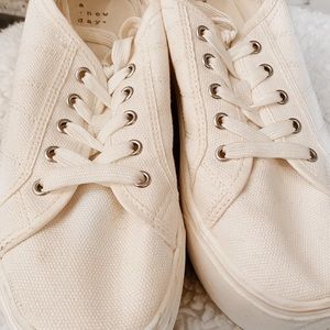 White platform sneaker